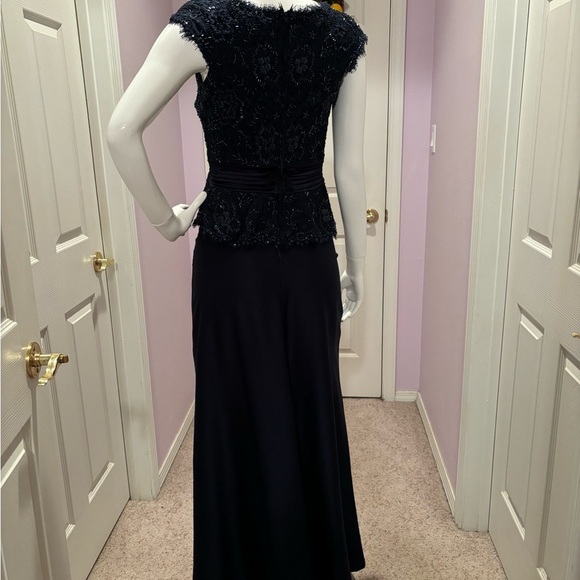 Tadasho Collection Navy blue sequin top silk skirt - Picture 7 of 9